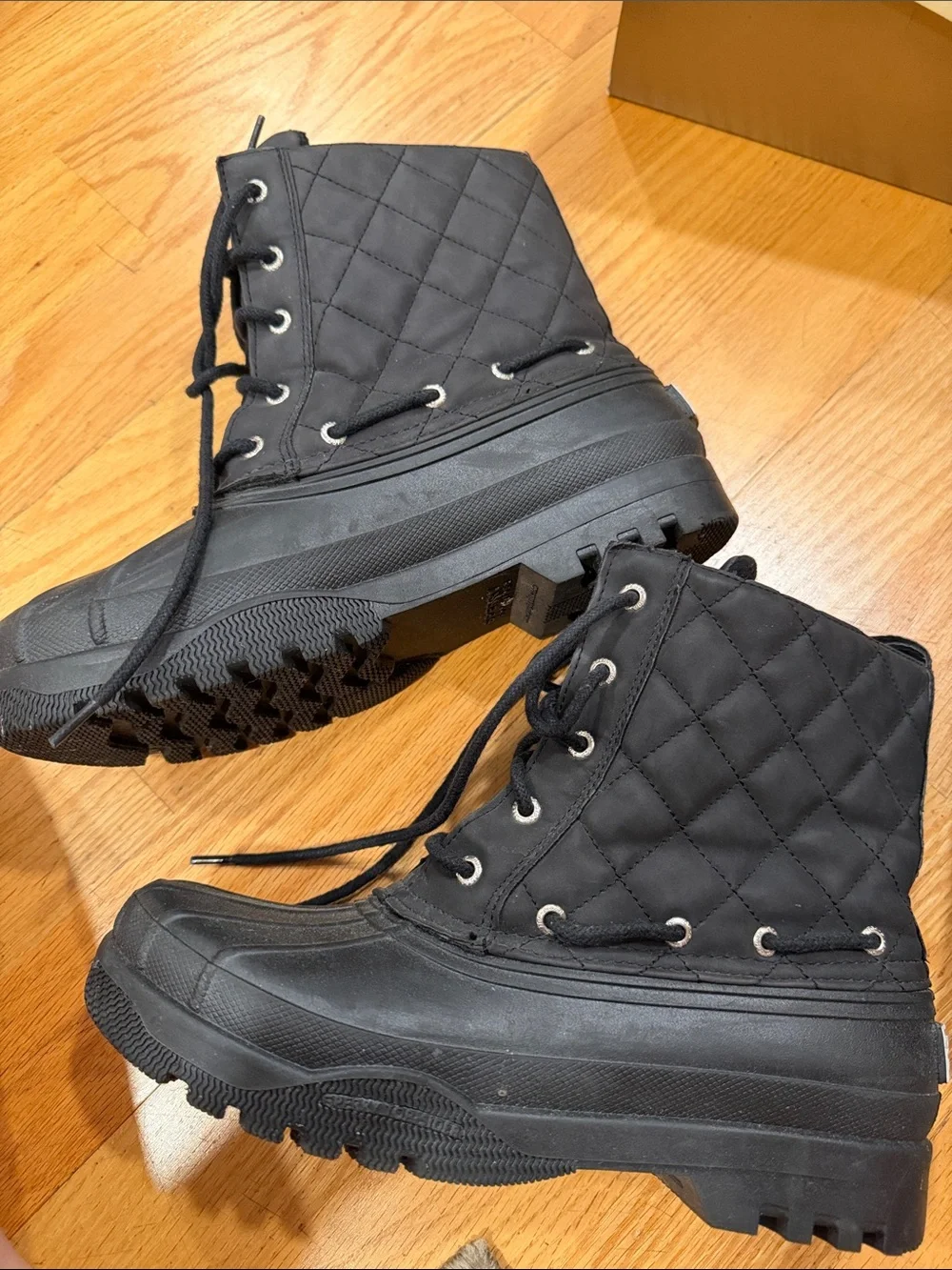 Sperry Women’s Black Quilted Winter Boots
